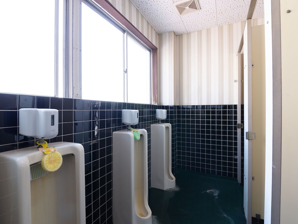 和室3名用 共用バスルーム 喫煙 共用バスルーム0 | Tabist ビジネスホテルちとせ 柏崎