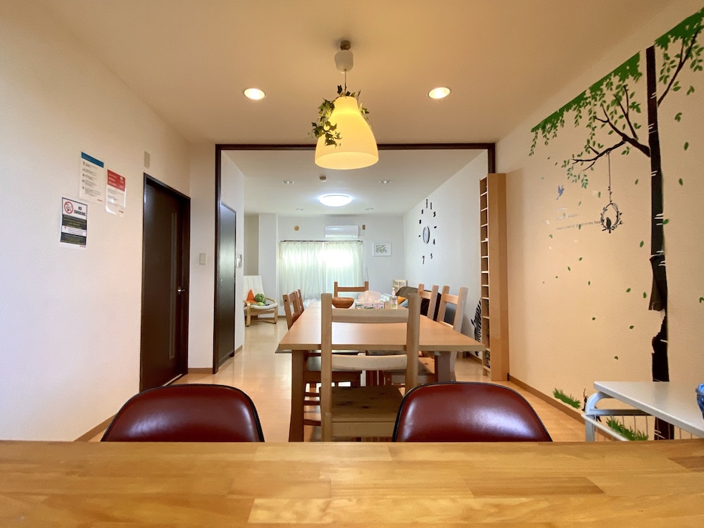 アパートメント (201) 客室内のダイニングエリア2 | NOMAD松戸宿 テイクファイブ