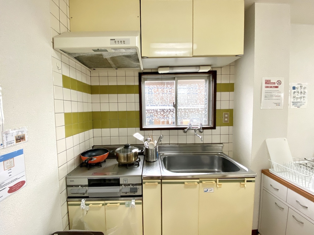 アパートメント (301) 専用キッチン2 | NOMAD松戸宿 テイクファイブ