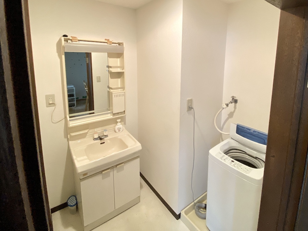 アパートメント (201) バスルーム1 | NOMAD松戸宿 テイクファイブ