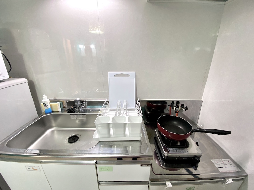 アパートメント (302) 専用キッチン2 | NOMAD松戸宿 テイクファイブ