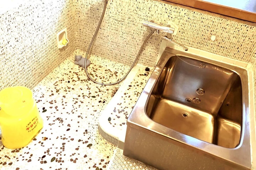 ダブルルーム - 吉井川 #LW2 共用バスルーム 禁煙 バスルームのシンク0 | 美都 津山庵 LWx