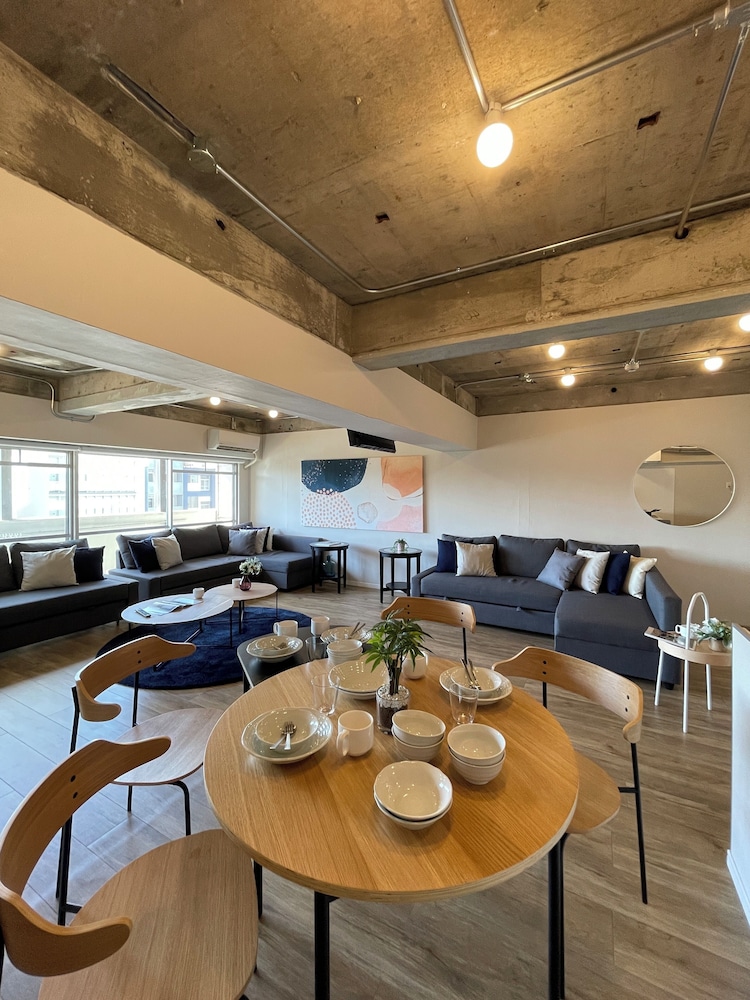 コンドミニアム 1 ベッドルーム (504) リビング エリア2 | 第 3 ひまわりビル 504、704