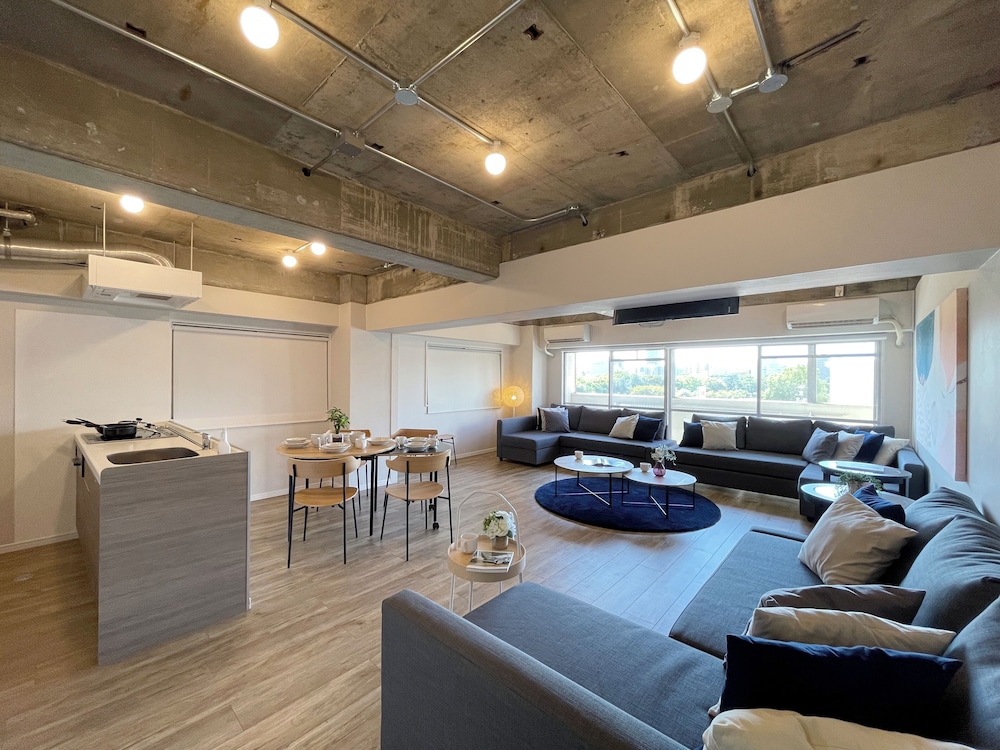 コンドミニアム 1 ベッドルーム (504) リビング エリア1 | 第 3 ひまわりビル 504、704