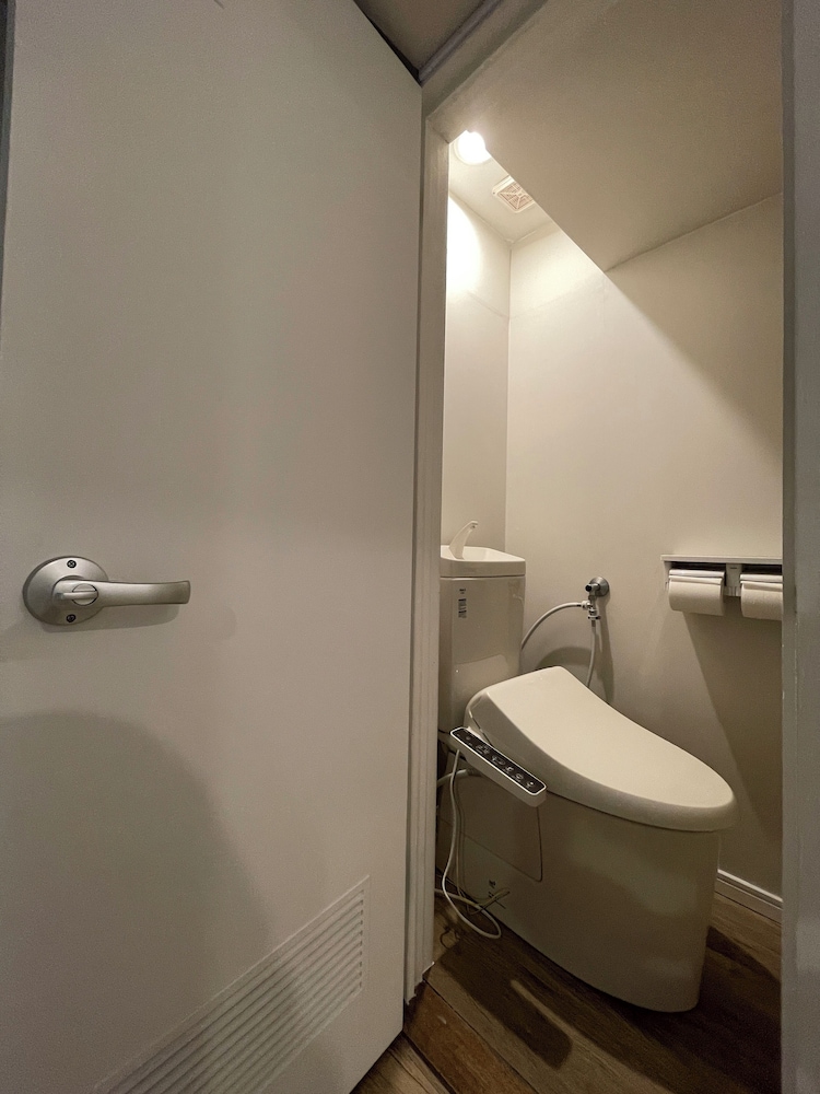 コンドミニアム 1 ベッドルーム (504) バスルーム1 | 第 3 ひまわりビル 504、704