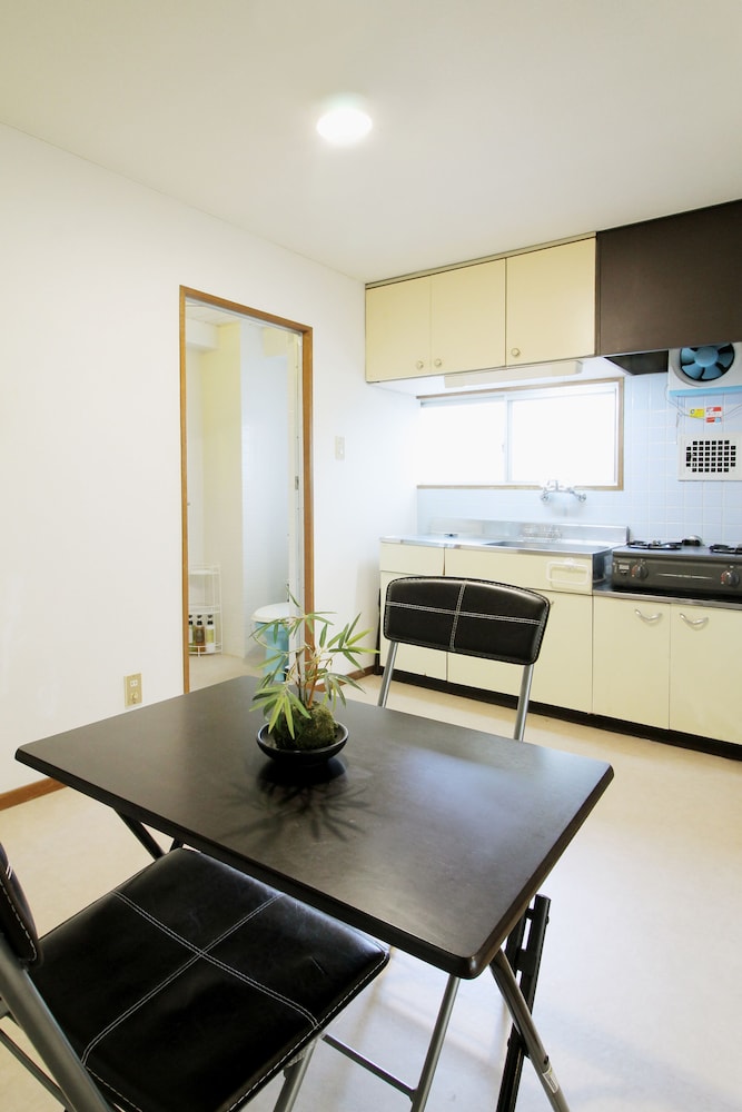 コンドミニアム 1 ベッドルーム (701) 客室内のダイニングエリア0 | 第 3 ひまわりビル 701