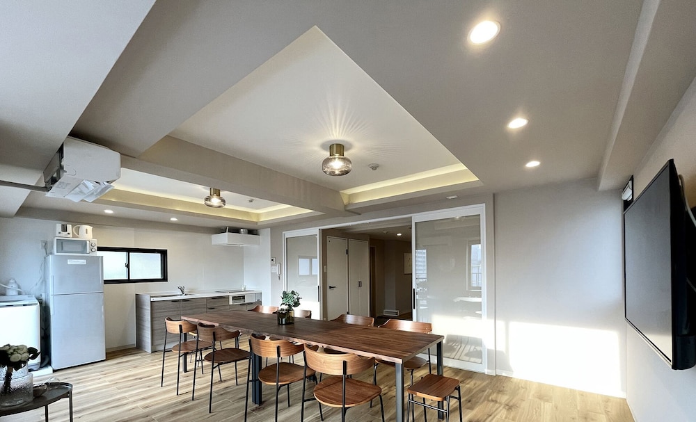 エクスクルーシブ コンドミニアム 4 ベッドルーム (7F) | エムズレア本川町