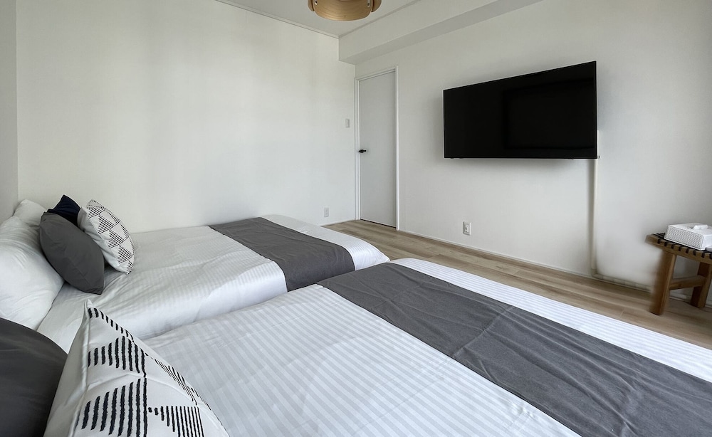 エクスクルーシブ コンドミニアム 4 ベッドルーム (7F) 客室0 | エムズレア本川町