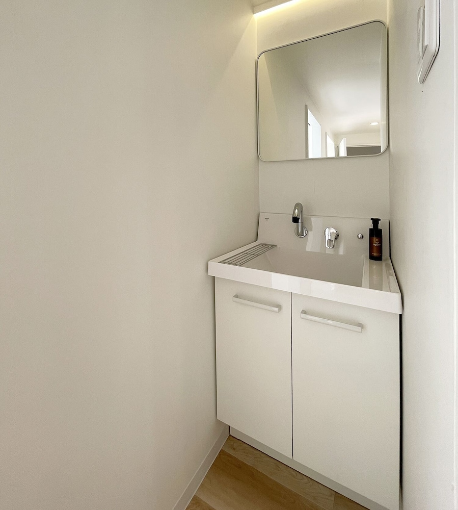 エクスクルーシブ コンドミニアム 4 ベッドルーム (7F) バスルーム3 | エムズレア本川町