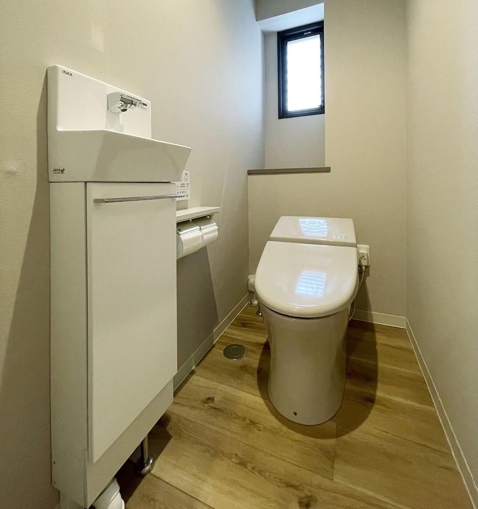 エクスクルーシブ コンドミニアム 4 ベッドルーム (7F) バスルーム0 | エムズレア本川町