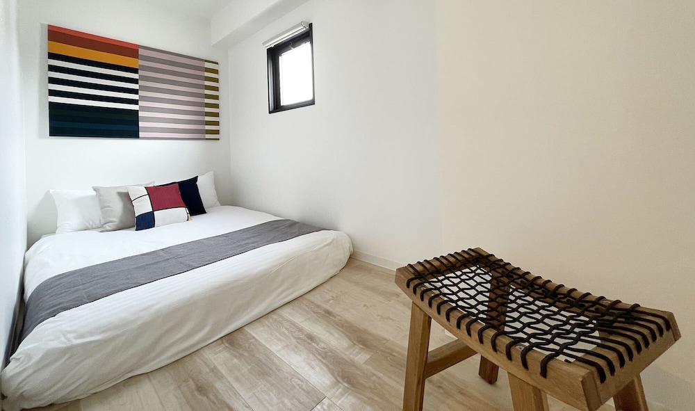 エクスクルーシブ コンドミニアム 4 ベッドルーム (7F) 客室1 | エムズレア本川町