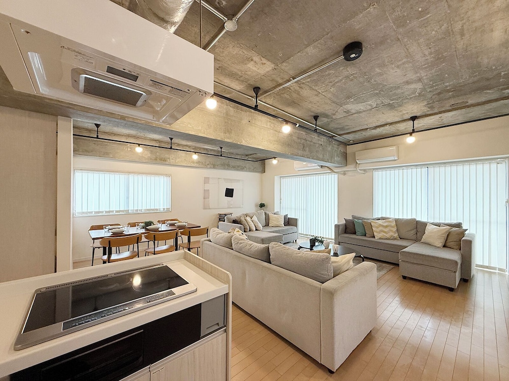 コンフォート コンドミニアム 1 ベッドルーム (5F) リビング エリア4 | エムズレア本川町