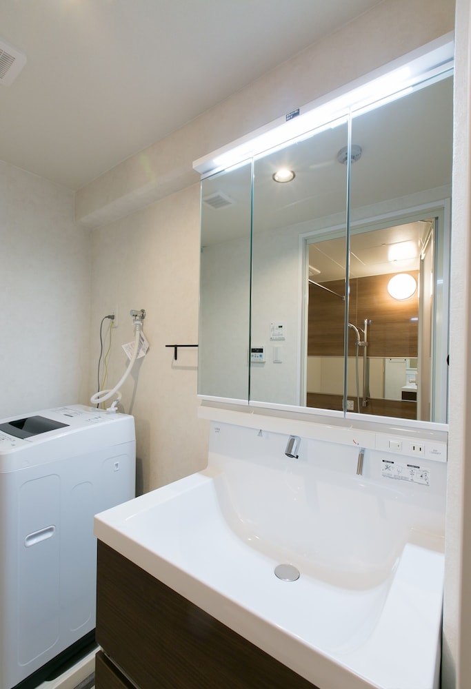 デザイン スタジオ (403) バスルーム1 | ORIGAMINN