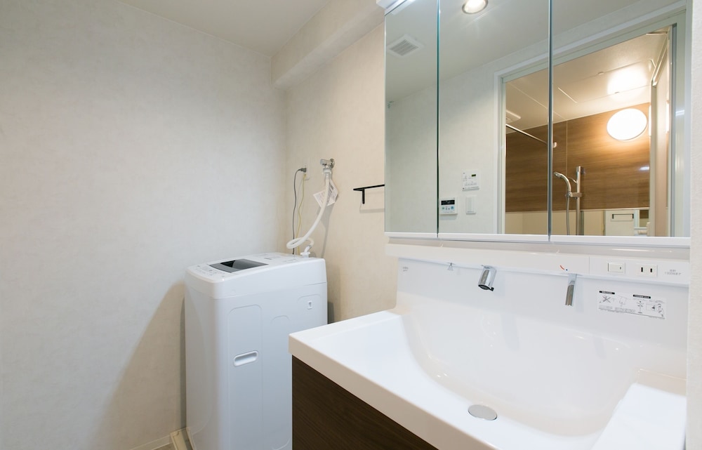 デザイン スタジオ (403) バスルーム3 | ORIGAMINN