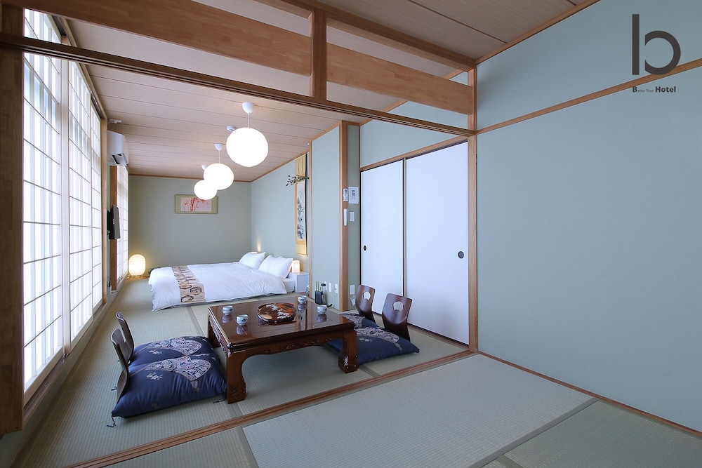 コンドミニアム 3 ベッドルーム (401) | Hanagin Building