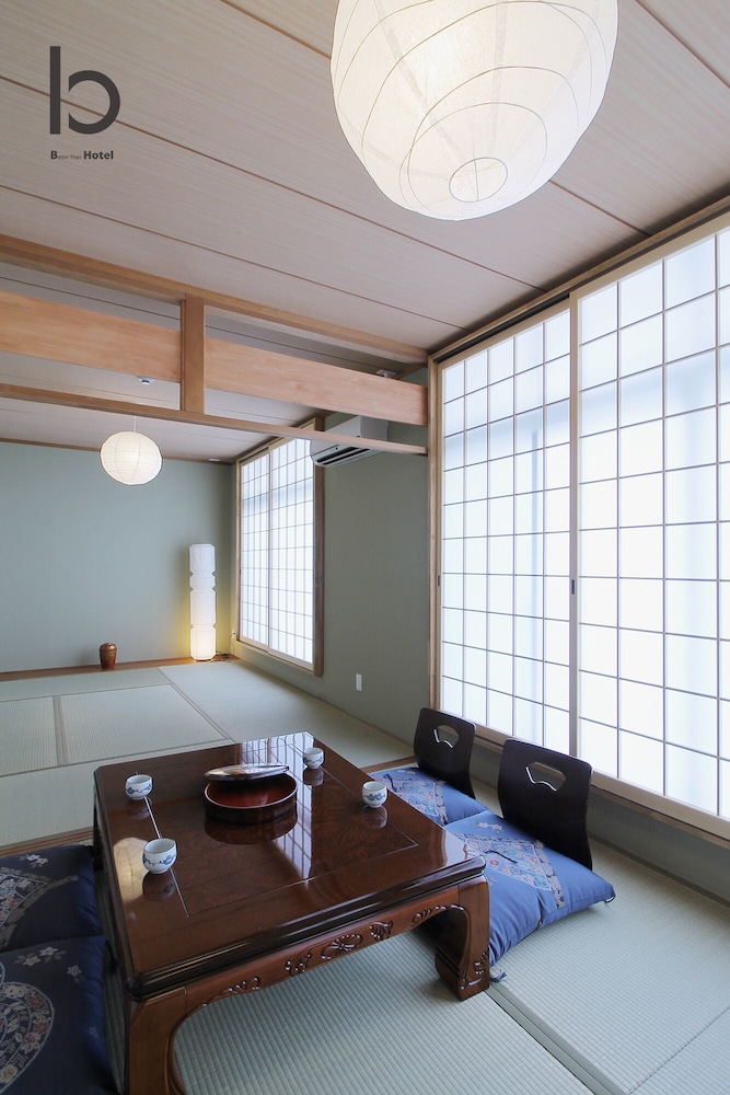 コンドミニアム 3 ベッドルーム (401) 客室内のダイニングエリア0 | Hanagin Building