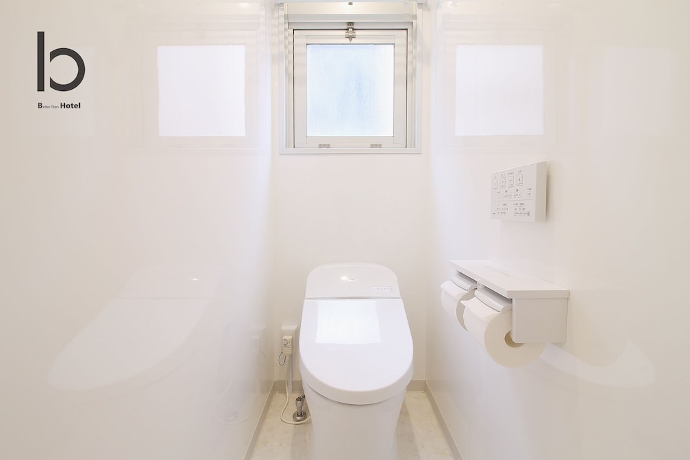 コンドミニアム 3 ベッドルーム (401) バスルーム1 | Hanagin Building