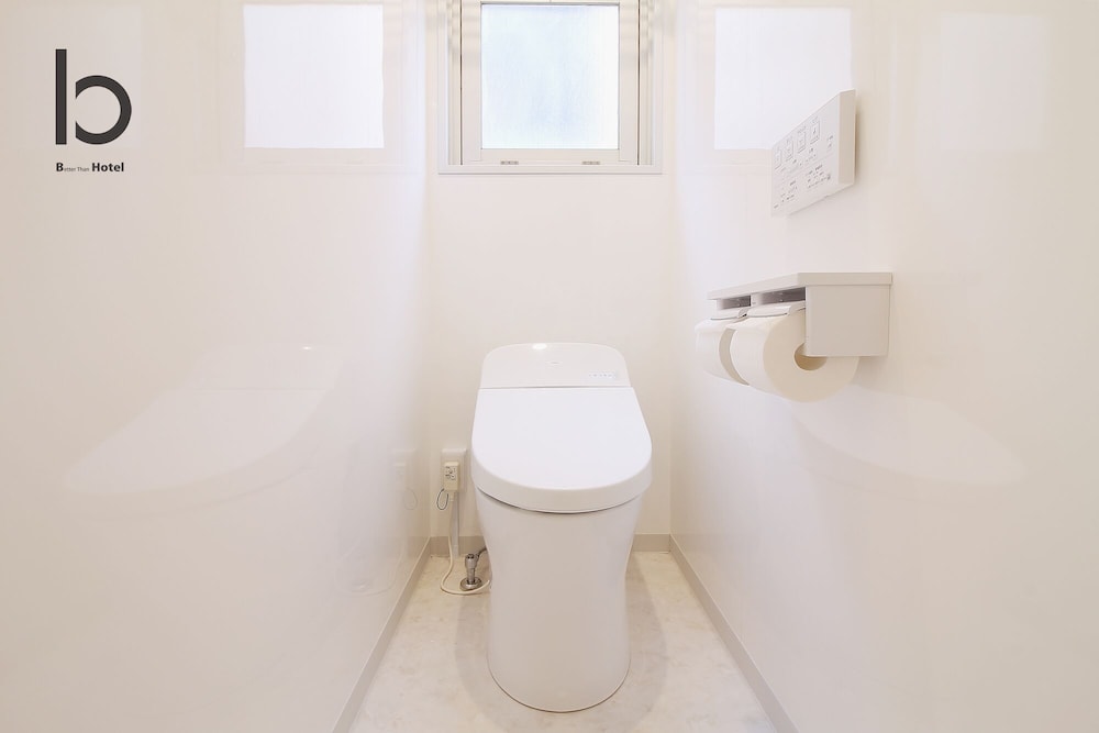 コンドミニアム 3 ベッドルーム (401) バスルーム2 | Hanagin Building