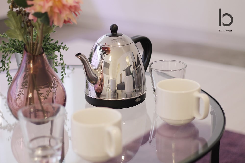 コンフォート スタジオスイート 1 ベッドルーム (102) コーヒー / コーヒーメーカー0 | Hanagin Building