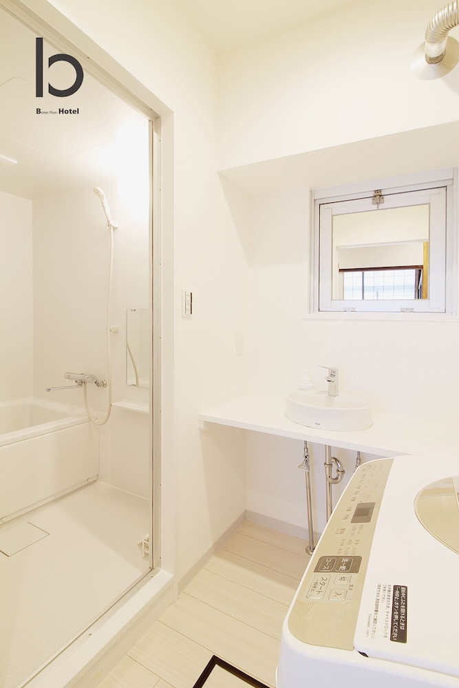 コンドミニアム 3 ベッドルーム (401) バスルームのシンク0 | Hanagin Building