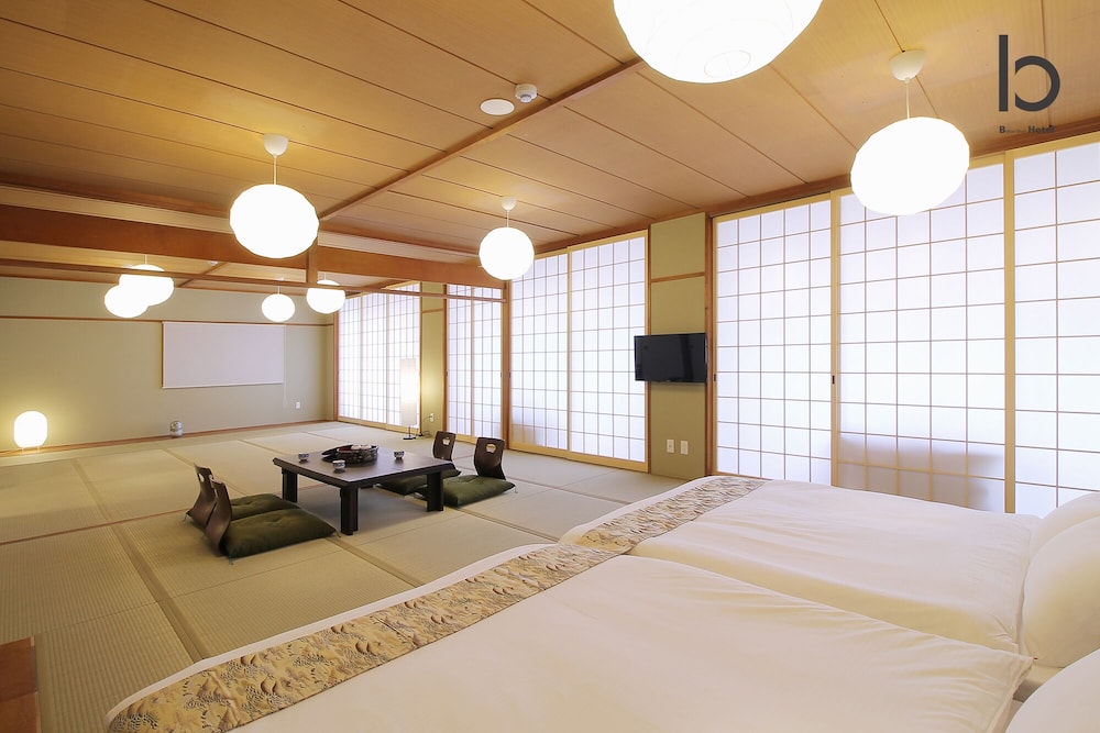 コンドミニアム 2 ベッドルーム (301) 客室3 | Hanagin Building