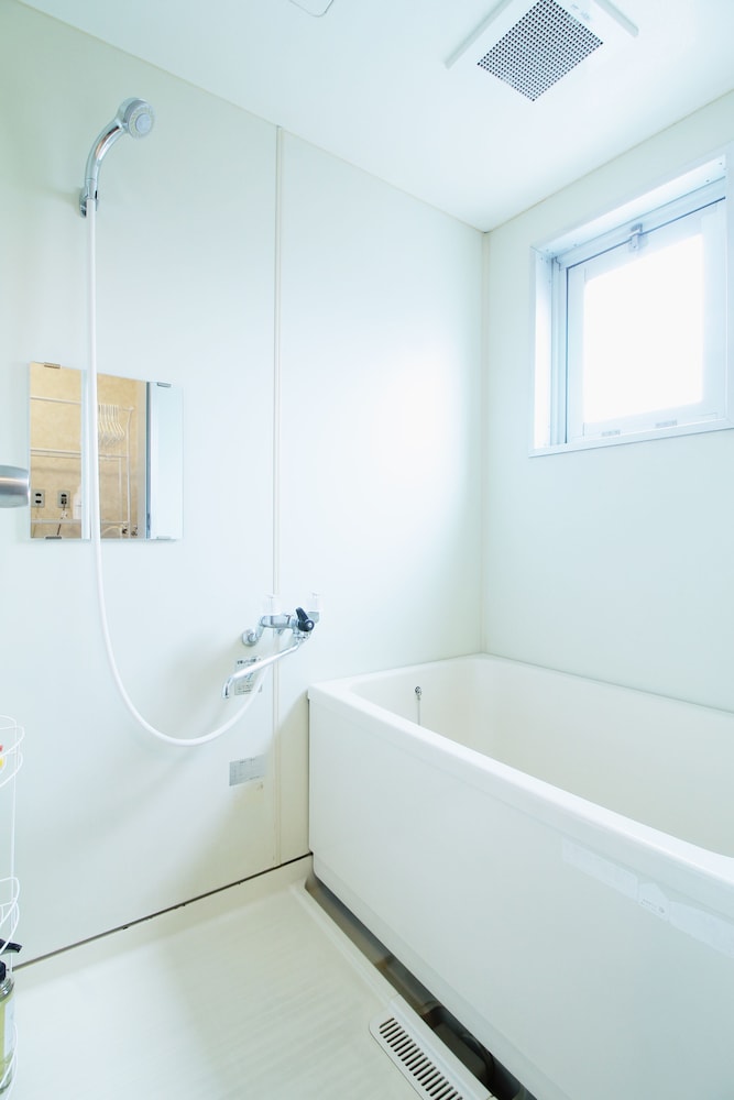 コンドミニアム 3 ベッドルーム (401) バスルームのシャワー0 | 石木ビル