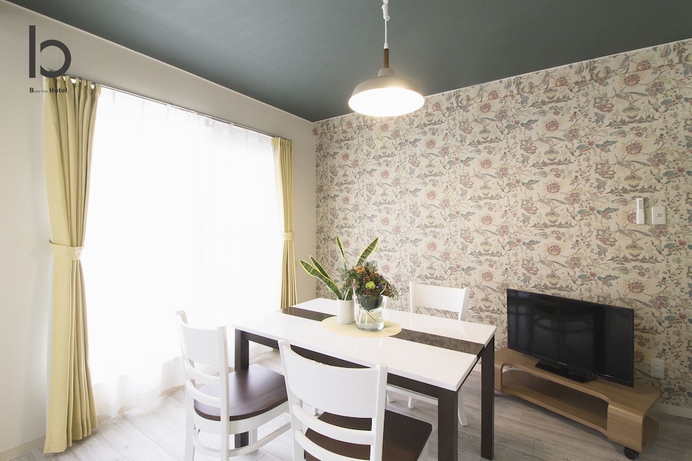 ベーシック スタジオ 1 ベッドルーム (705) 客室内のダイニングエリア1 | ラシャンティ