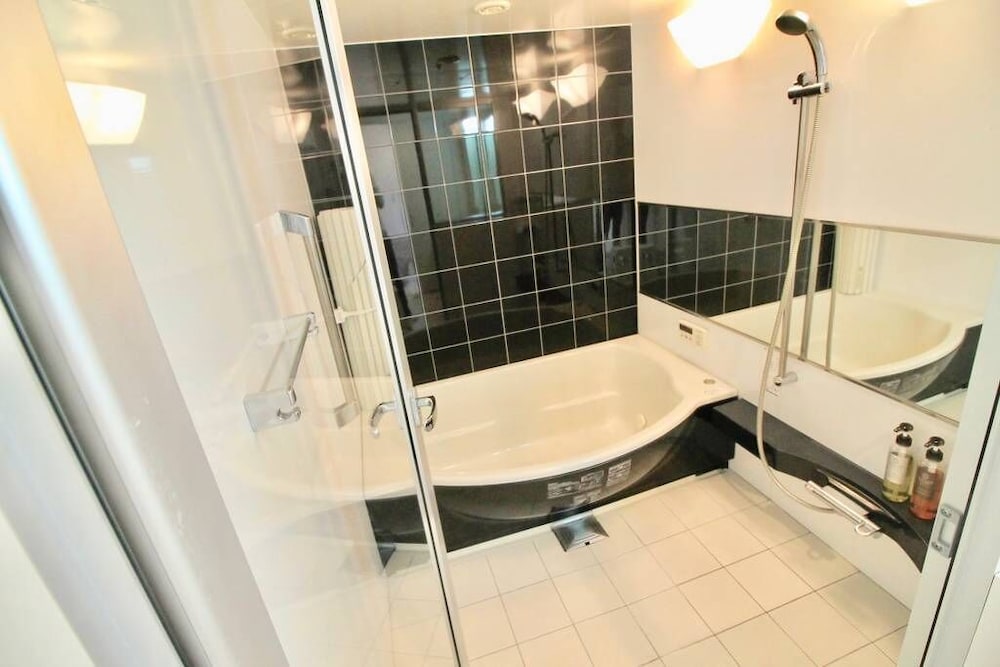 コンドミニアム 2 ベッドルーム (301) バスルーム3 | LUXES 比治山