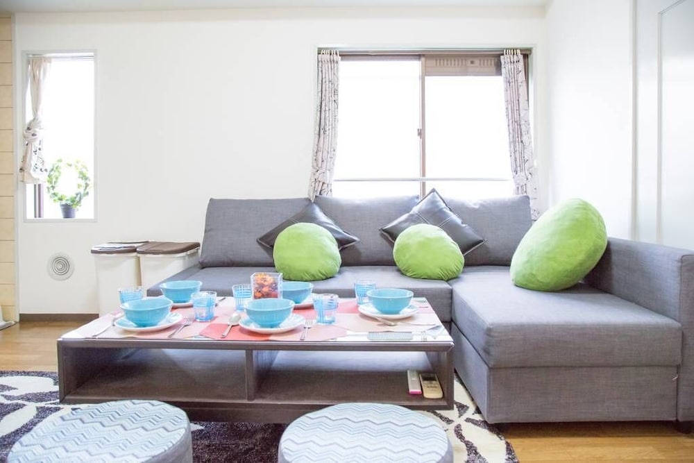 コンドミニアム 1 ベッドルーム (201) リビングルーム2 | ロッコーマンション