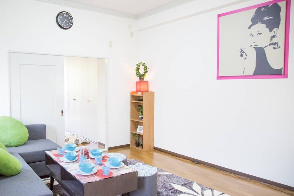 コンドミニアム 1 ベッドルーム (201) リビングルーム0 | ロッコーマンション