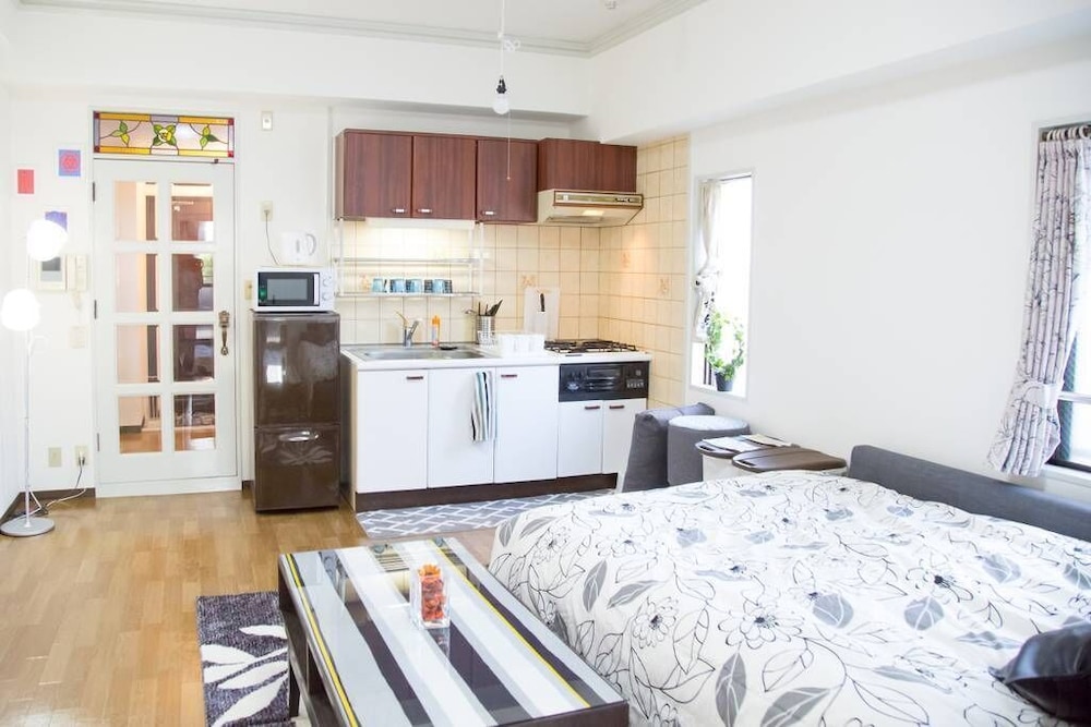 コンドミニアム 1 ベッドルーム (201) リビング エリア1 | ロッコーマンション