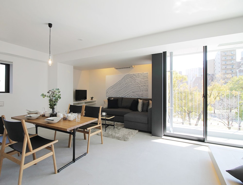 エリート スタジオ (302) 客室内のダイニングエリア11 | b hotel 広島平和大通り