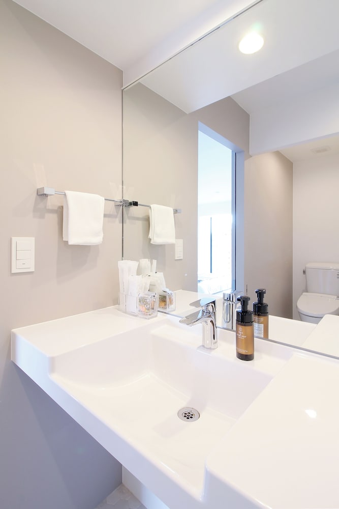 デラックス スタジオ (902) バスルーム8 | b hotel 広島平和大通り