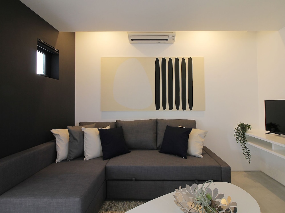 プレミアム スタジオ (602) リビング エリア2 | b hotel 広島平和大通り