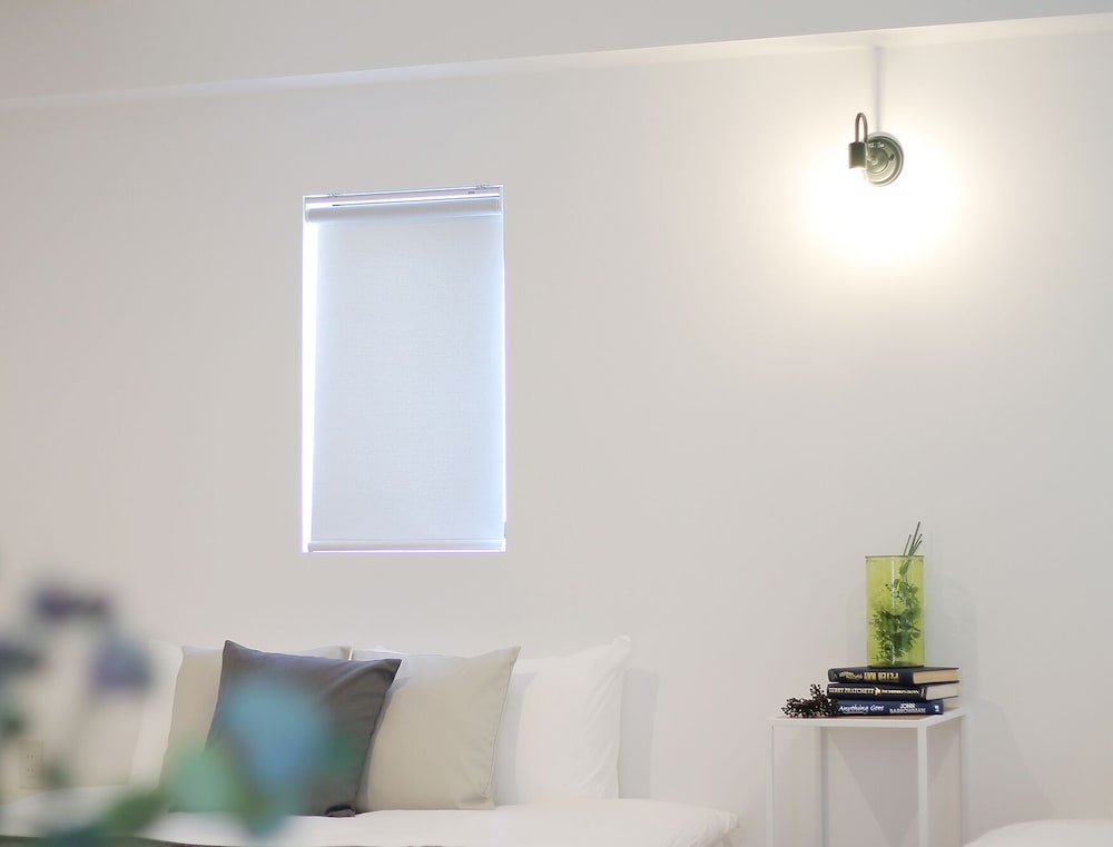 シグネチャー スタジオ (1002) リビング エリア0 | b hotel 広島平和大通り