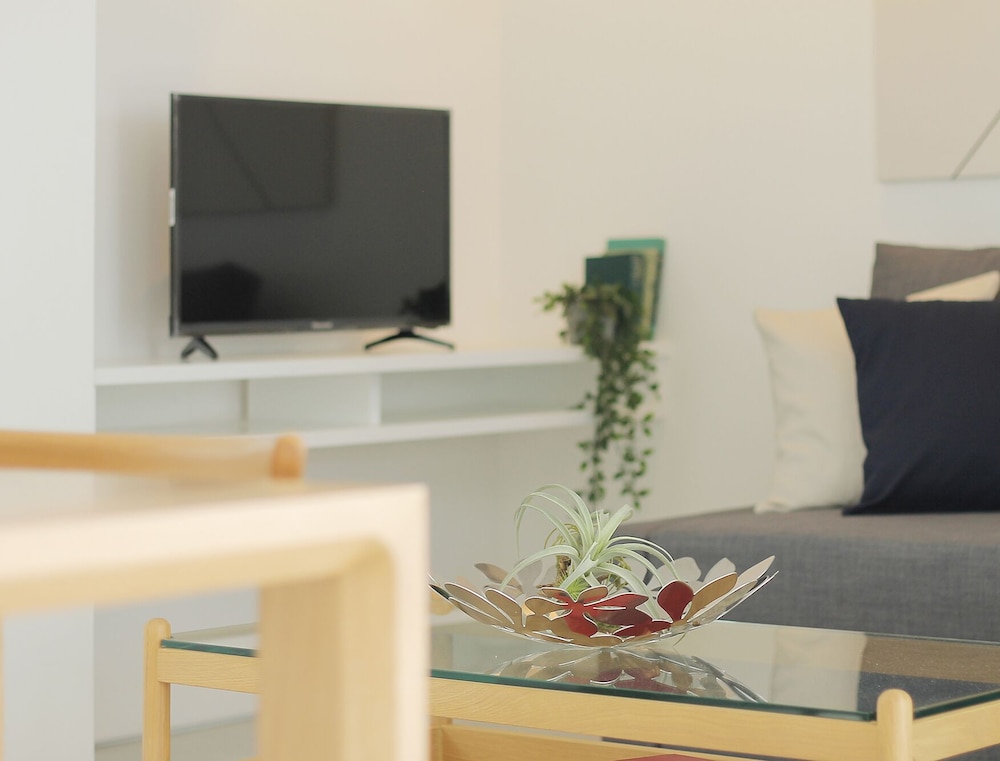 エクスクルーシブ スタジオ シティビュー (1001) リビング エリア0 | b hotel 広島平和大通り