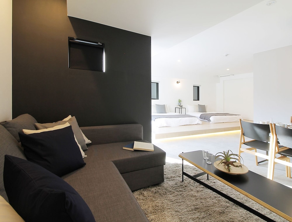 コンフォート スタジオ シティビュー (101) リビング エリア4 | b hotel 広島平和大通り