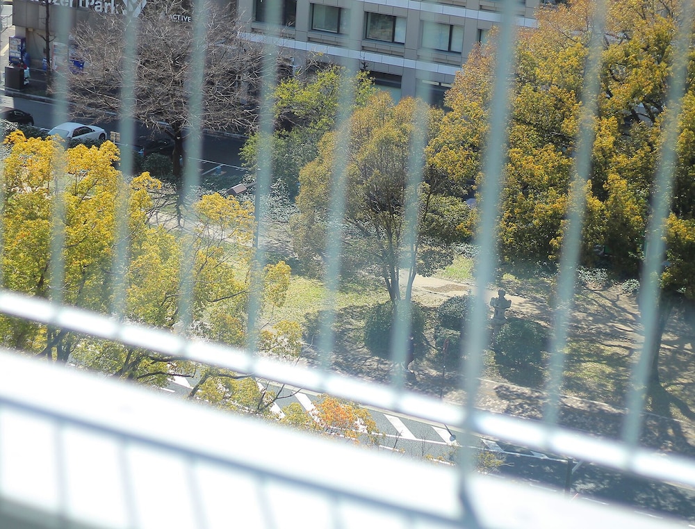 エクスクルーシブ スタジオ シティビュー (1001) バルコニー1 | b hotel 広島平和大通り