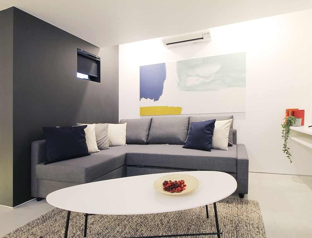 エリート スタジオ (302) リビング エリア0 | b hotel 広島平和大通り