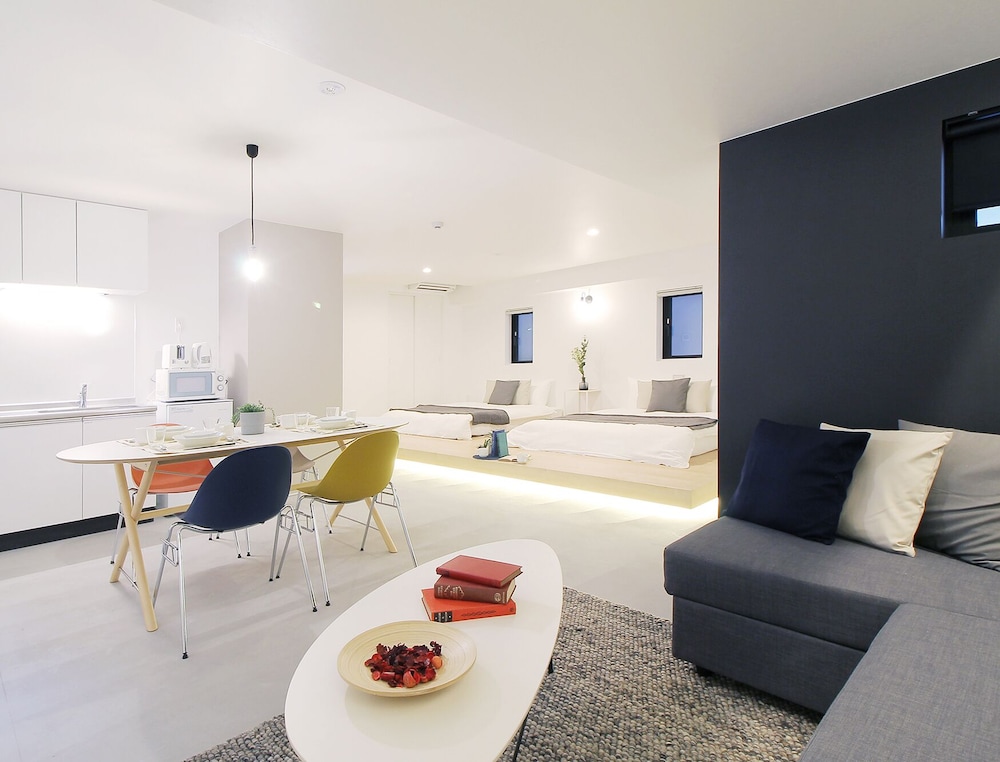 エリート スタジオ (302) リビング エリア4 | b hotel 広島平和大通り