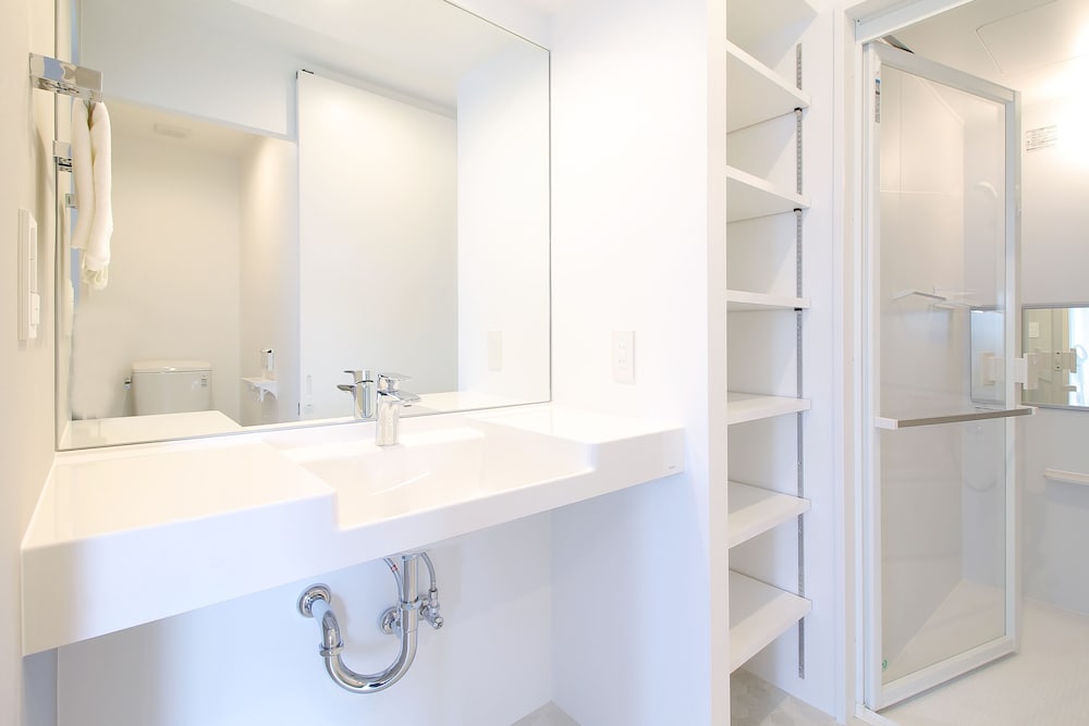 デラックス スタジオ (902) バスルームのシンク0 | b hotel 広島平和大通り