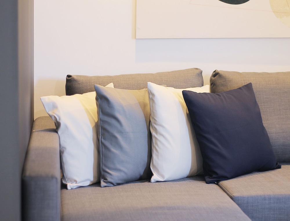 デザイン スタジオ (702) リビング エリア3 | b hotel 広島平和大通り