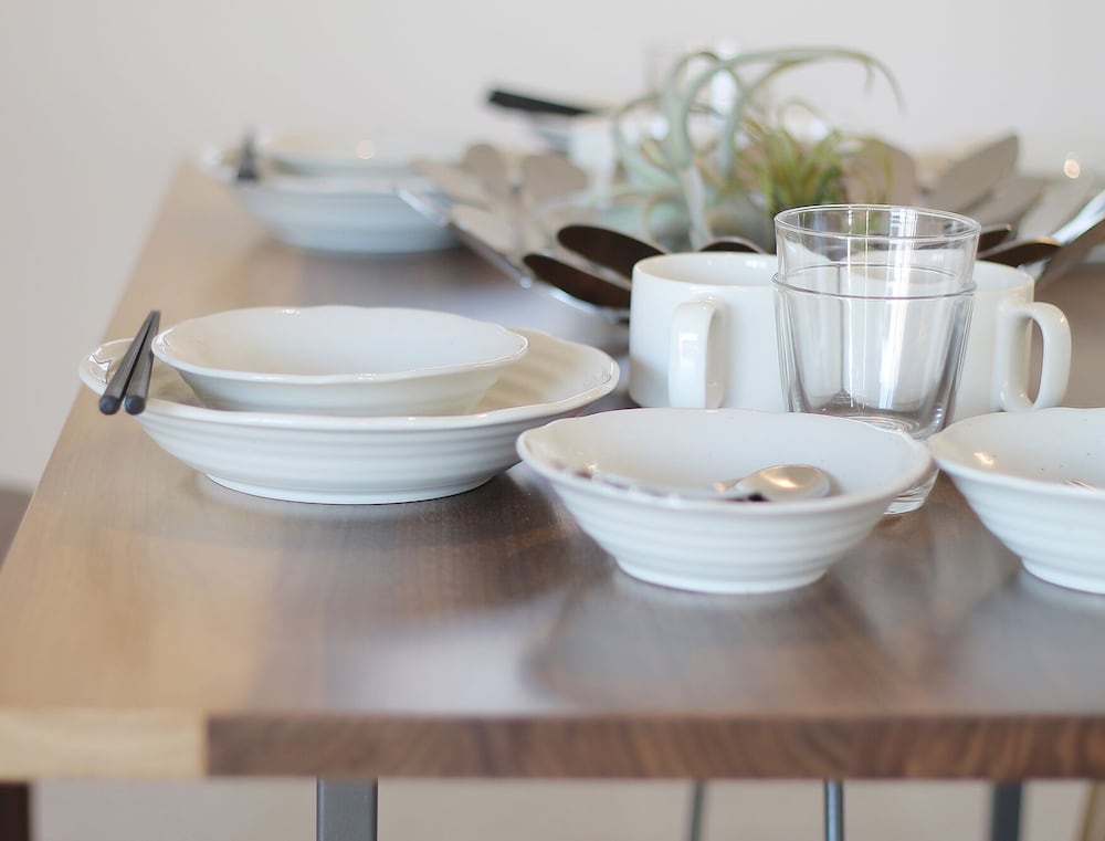 エクスクルーシブ スタジオ (802) 客室内のダイニングエリア1 | b hotel 広島平和大通り