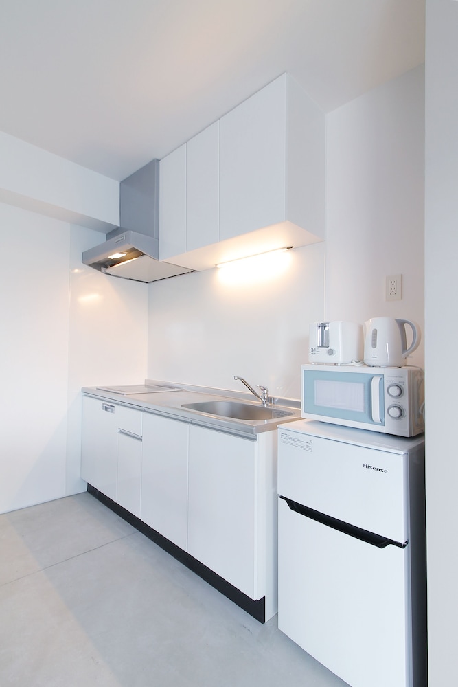 デラックス スタジオ (902) 専用キッチン1 | b hotel 広島平和大通り