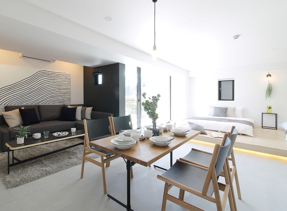 エリート スタジオ (302) 客室内のダイニングエリア7 | b hotel 広島平和大通り