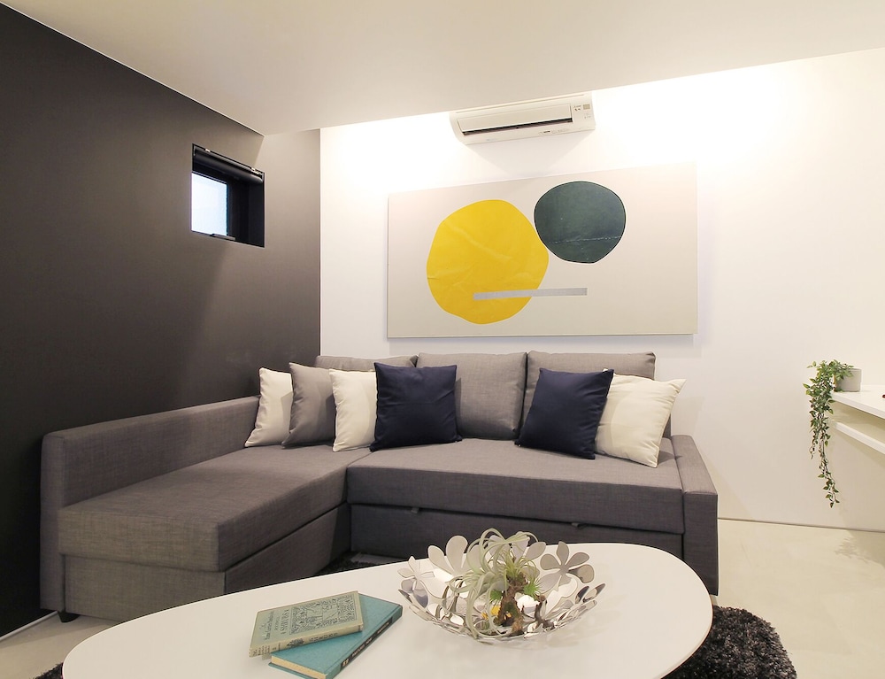 プレミアム スタジオ (202) リビング エリア0 | b hotel 広島平和大通り