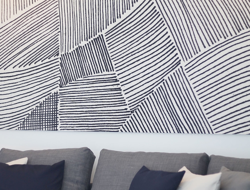 デラックス スタジオ シティビュー (801) リビング エリア4 | b hotel 広島平和大通り