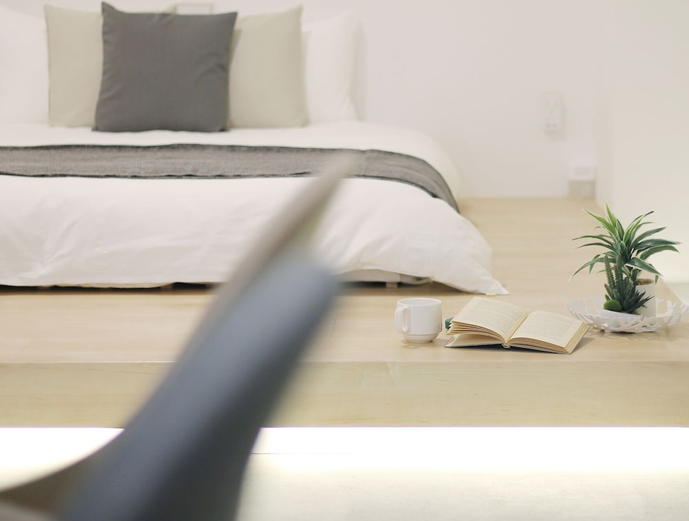 プレミアム スタジオ (202) 客室1 | b hotel 広島平和大通り