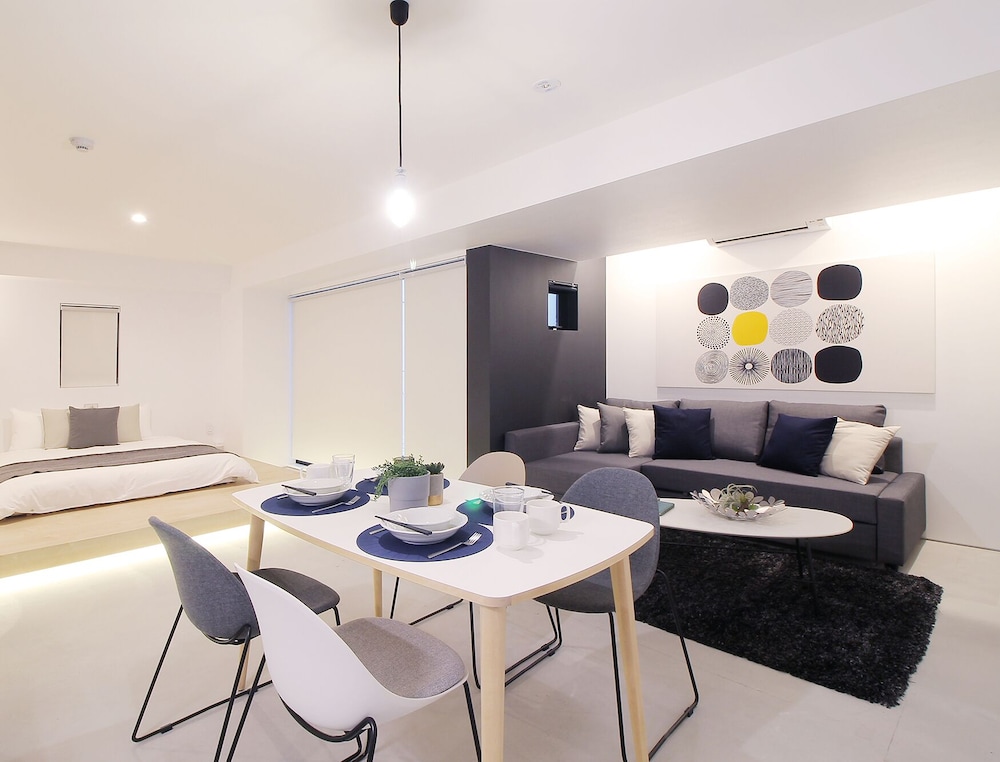 プレミアム スタジオ (202) 客室内のダイニングエリア7 | b hotel 広島平和大通り