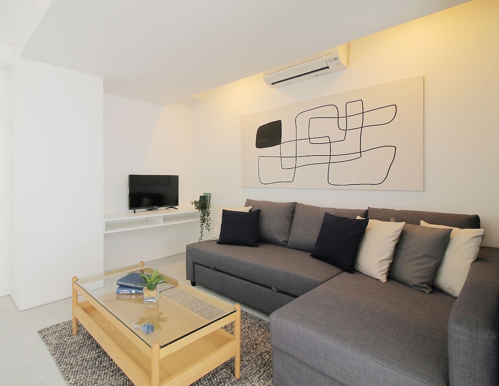 エクスクルーシブ スタジオ シティビュー (901) リビング エリア1 | b hotel 広島平和大通り